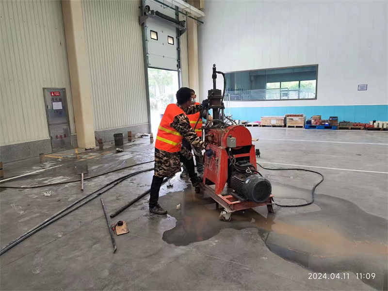 鄂尔多斯厂房地面下沉塌陷注浆加固施工